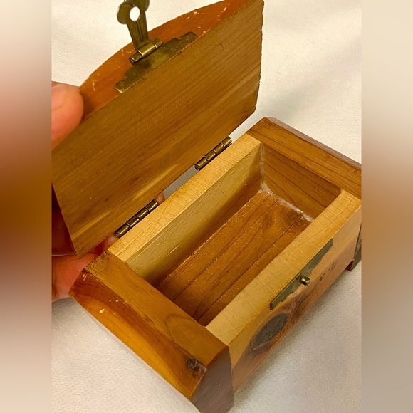 Wooden Jewelry Boxes with Floral Design. Vintage. Handmade and hand painted - Picture 8 of 9